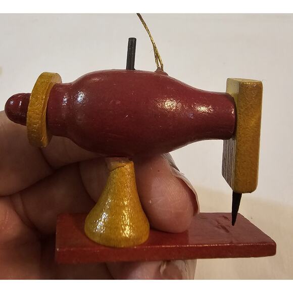 Vintage Christmas Tree Wooden Maroon And Green Toy Household Ornaments - Picture 4 of 10